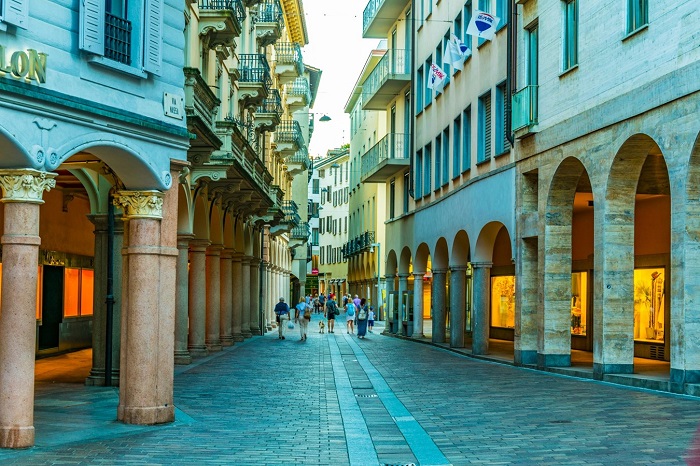 Những con phố mua sắm ở Lugano - khu phố cổ Lugano