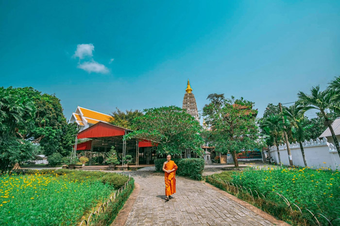 Huyen Khong Pagoda 1, Hue - The campus behind the pagoda