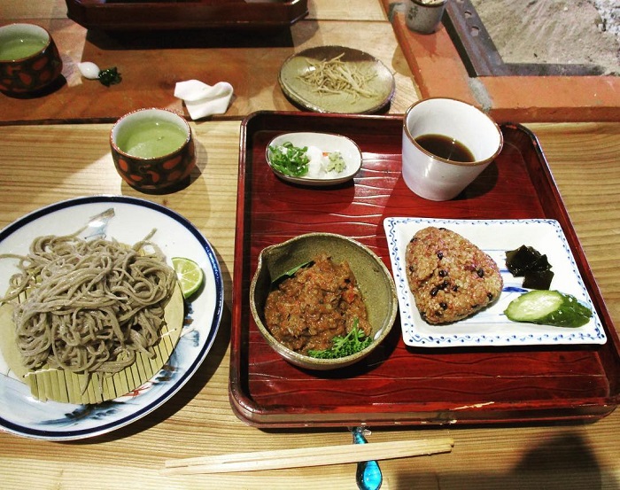 thưởng thức ẩm thực Nhật Bản - làng Miyama Kayabuki