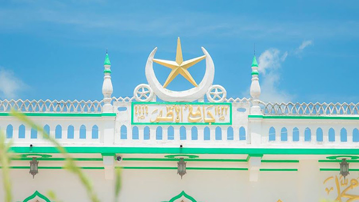 Check in Masjid Jamiul Azhar Mosque - decorated mainly by two colors white and turquoise
