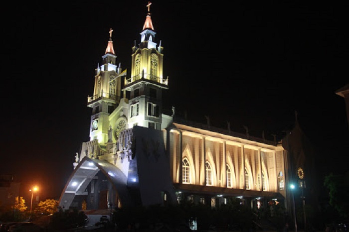 Evening at the main church of Thai Binh brings sparkling and fanciful space