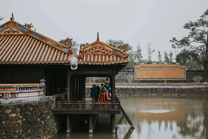 Visiting Tu Duc mausoleum of the Nguyen Dynasty in Hue - Khiem Lang is like a large park