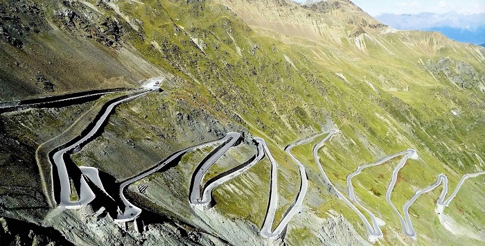 Những cao tốc đẹp nhất thế giới Stelvio_Pass_in_Italy