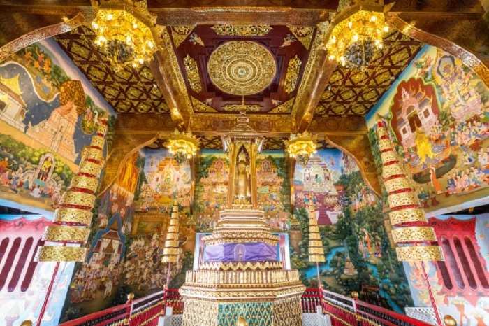 các bức phù điêu - điểm nhấn của chùa Wat Phra Singh