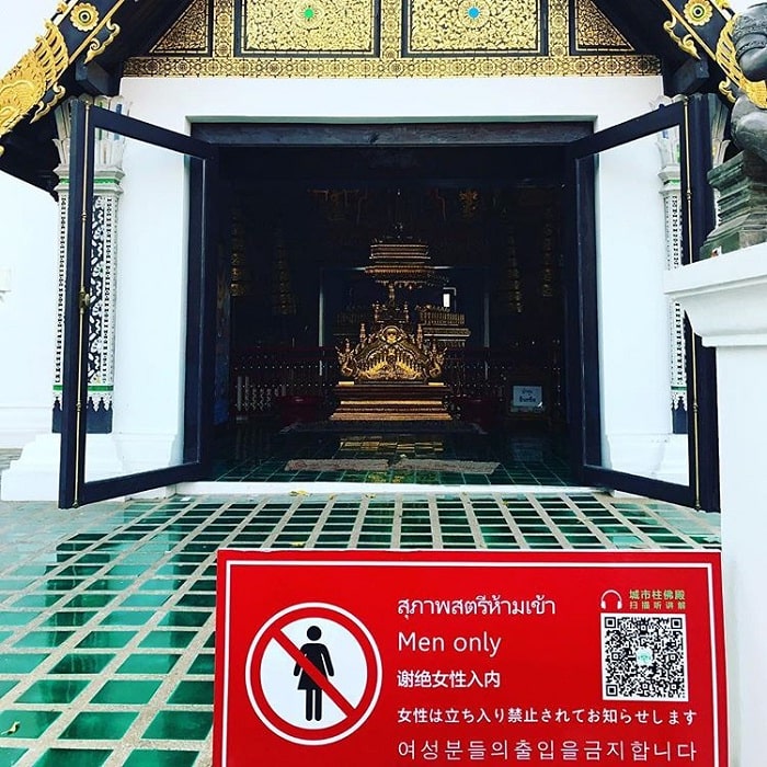 một số nơi cấm phụ nữ vào - quy định tại chùa Chedi Luang