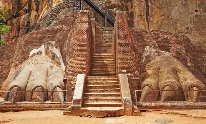 Bậc thang của Sigiriya Lion's Rock -  những cầu thang kỳ lạ nhất thế giới