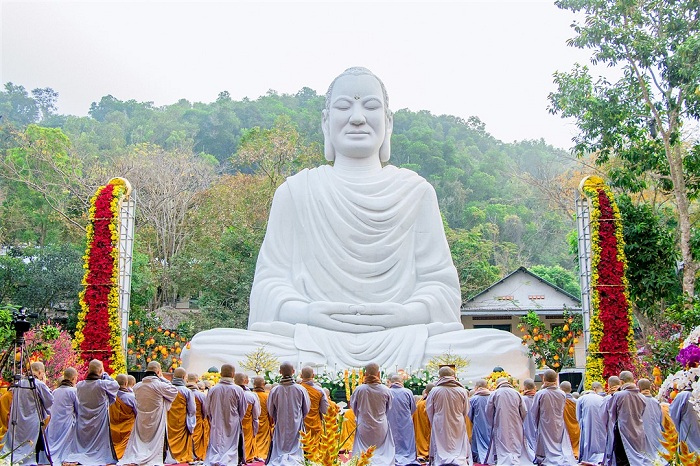 12 ngôi chùa nổi tiếng ở Vũng Tàu - Tượng Phật Thích Ca Mâu Ni chùa Phật Quang