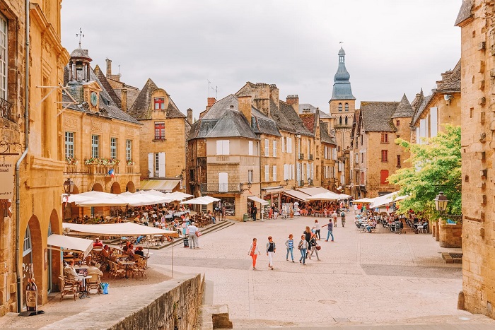 Chợ cuối tuần vùng Dordogne - kinh nghiệm du lịch Dordogne