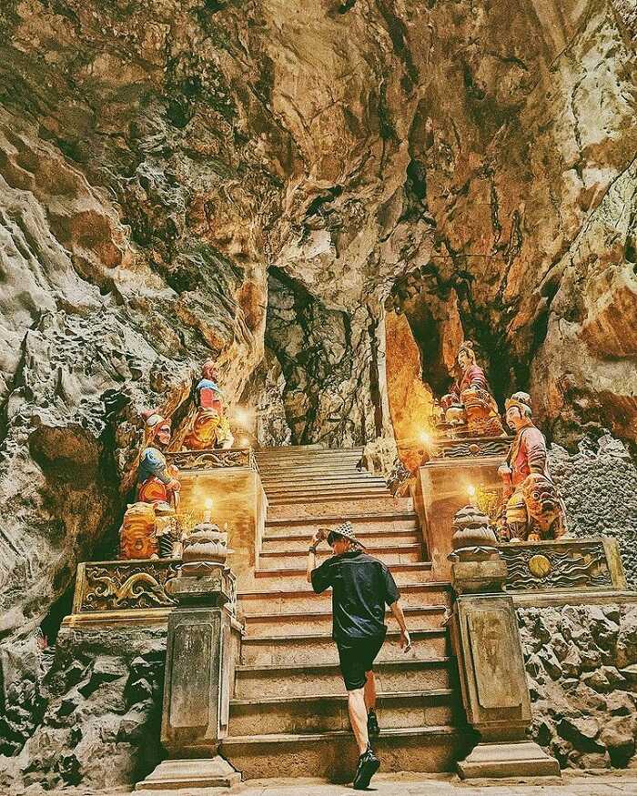 Check in at Huyen Khong Cave Da Nang