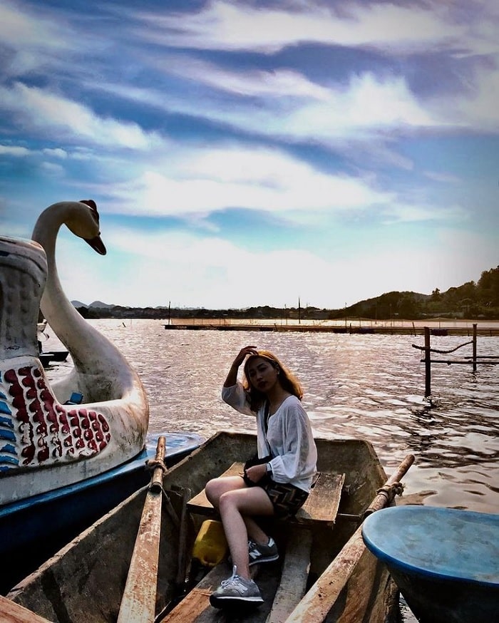 chèo thuyền - hoạt động hấp dẫn tại Hồ Yên Thắng 