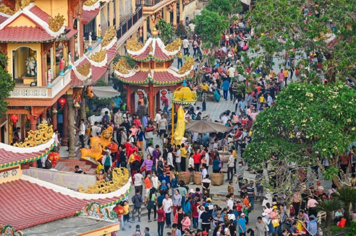 Những địa điểm du lịch tâm linh ở Tây Ninh - núi Bà Đen lễ hội