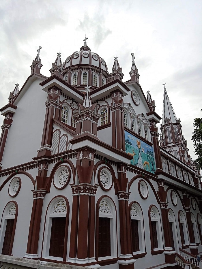 Điểm tham quan gần nhà thờ màu hồng ở Nghệ An