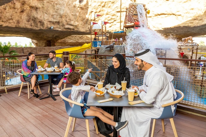 MIQA phục vụ các món ăn Ả Rập chính thống - công viên nước lớn nhất Qatar