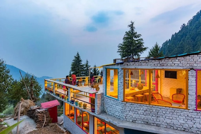 Một ngôi nhà nghỉ có tầm nhìn hướng núi lãng mạn ở Dalhousie - du lịch Himachal Pradesh