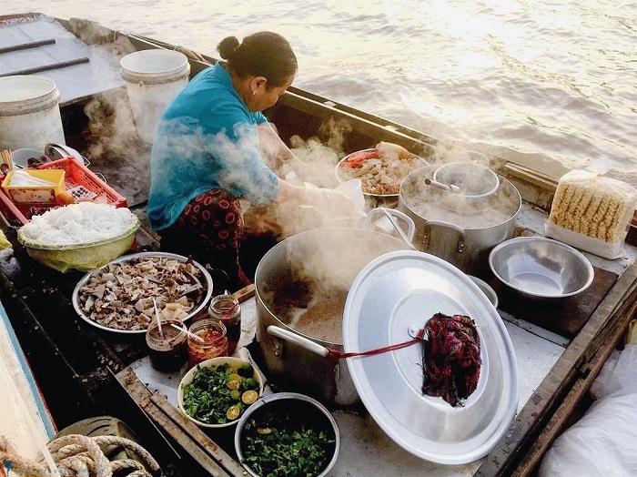 Cai Rang floating market cuisine - noodle soup