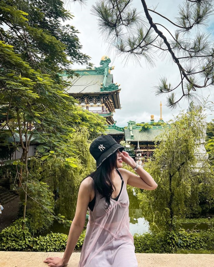 góc sống ảo ở chùa Minh Thành hồ liên trì 