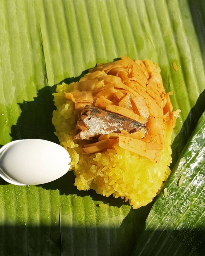 ẩm thực chợ Kon Tum xôi măng cá 