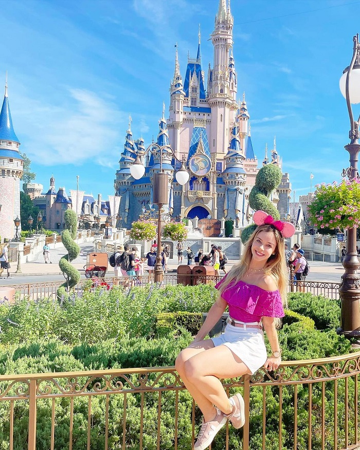 Chụp ảnh trước Lâu đài của Cinderella - Những địa điểm chụp ảnh ở Walt Disney World