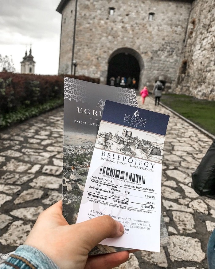 Vé vào lâu đài Eger Hungary