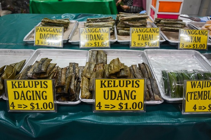 Đồ ăn nhẹ ở chợ đêm Gadong Brunei