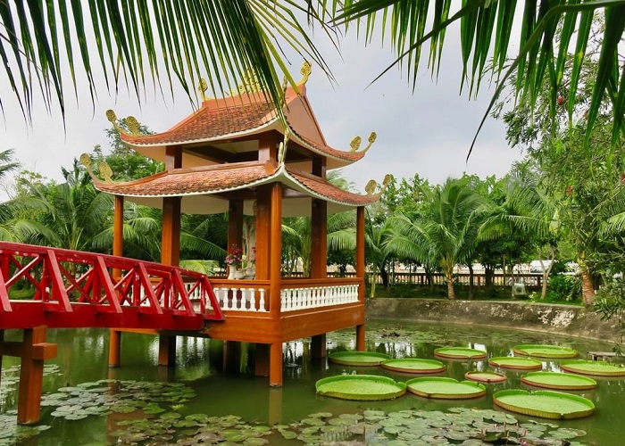 Thiền Viện Trúc Lâm Phương Nam là nơi có phiên bản chùa Một Cột ở Việt Nam đẹp chẳng kém bản gốc