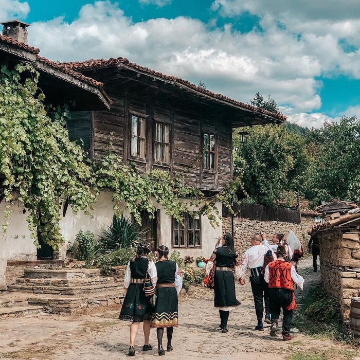 Khám phá gì khi đến thị trấn Zheravna Bulgaria