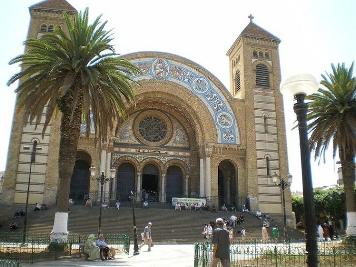 Ghé thăm thư viện Oran ở thành phố Oran Algeria
