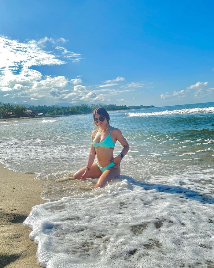 Tắm biển là hoạt động thú vị ở bãi biển Costeno Colombia
