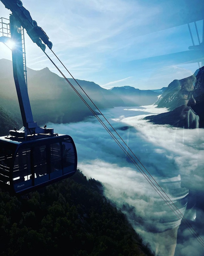 The New Loen Skylift là một trong những tuyến cáp treo đẹp nhất thế giới mà bạn nên thử