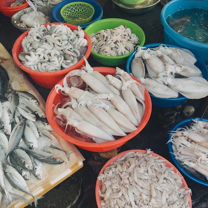 Mua hải sản ở chợ Bến Đá Vũng Tàu  