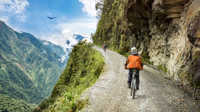 Đạp xe ở con đường Yungas Bolivia
