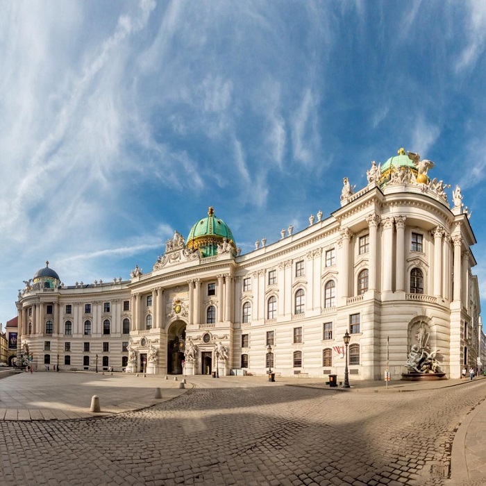 Hofburg là một trong những cung điện lộng lẫy nhất thế giới nằm ở Áo