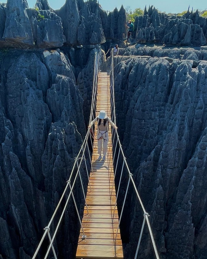 Rừng đá Tsingy là khu rừng đá độc đáo trên thế giới đầy thách thức