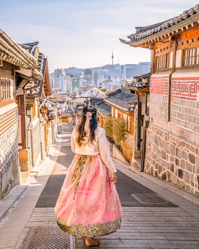 Làng cổ Bukchon Hanok là một trong những ngôi làng cổ ở Hàn Quốc nổi tiếng 