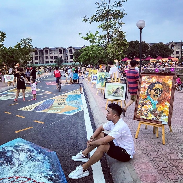 phố đi bộ Trịnh Công Sơn - tranh nghệ thuật