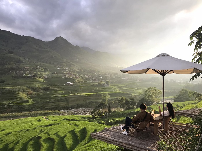Sailing Sapa is a cafe overlooking the poetically beautiful rice fields in Sapa
