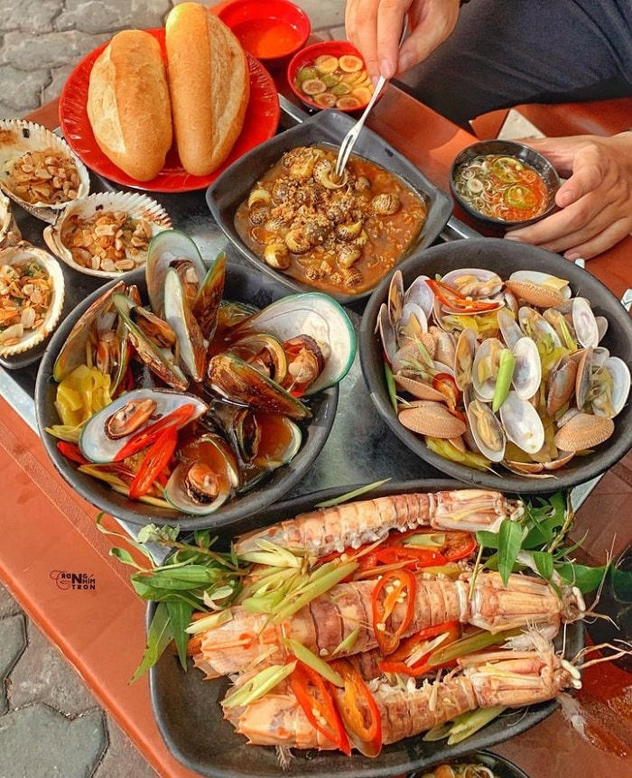 Delicious snail restaurant in Hanoi - Oc Trang