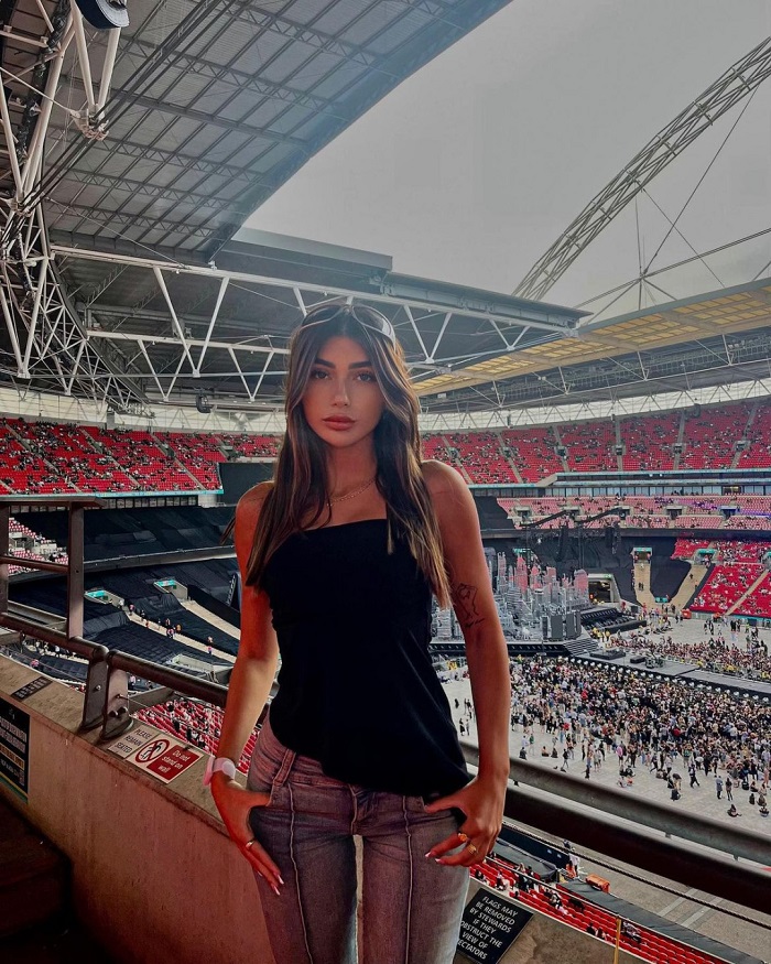 Wembley là một trong những sân vận động đẹp nhất thế giới có diện tích rộng lớn