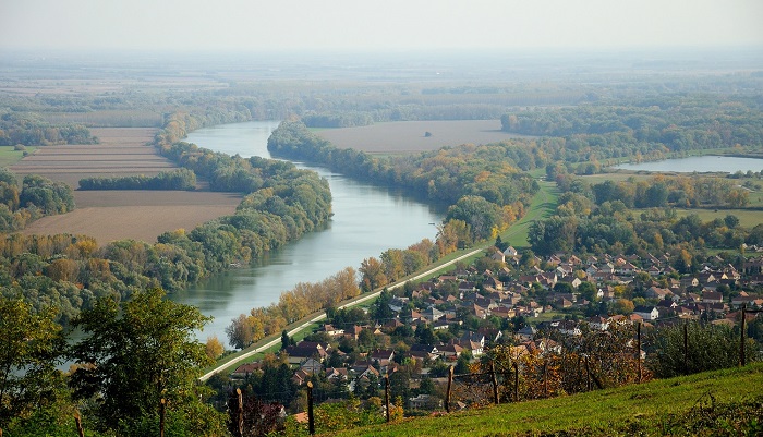 Sông Tisza là điểm tham quan ấn tượng ở thị trấn Tokaj Hungary