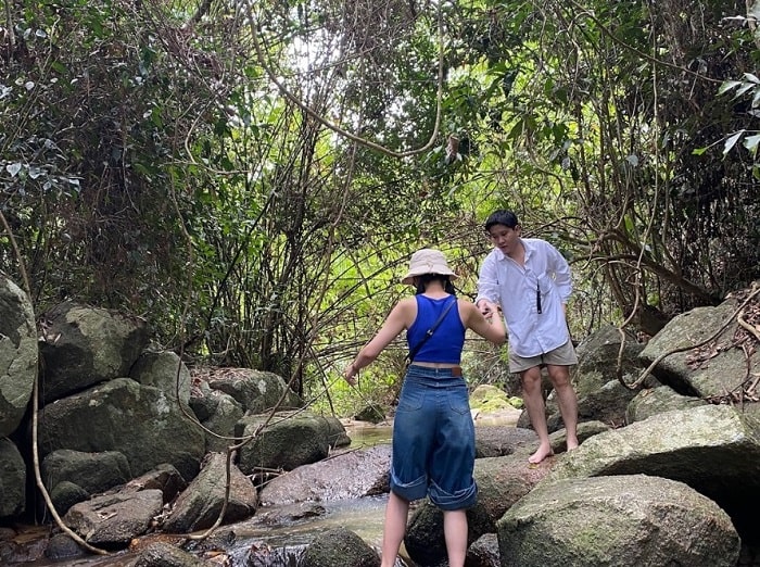 Di chuyển ở Làng Nhỏ - Hồ Láng Nhớt Khánh Hoà