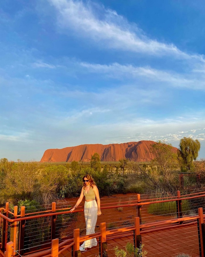 Uluru là một trong những núi đá nguyên khối nổi tiếng thế giới mà bạn nên khám phá 
