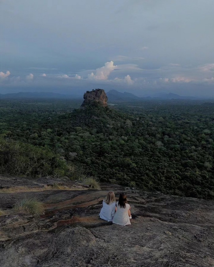Sigiriya là một trong những núi đá nguyên khối nổi tiếng thế giới mang lại nhiều trải nghiệm