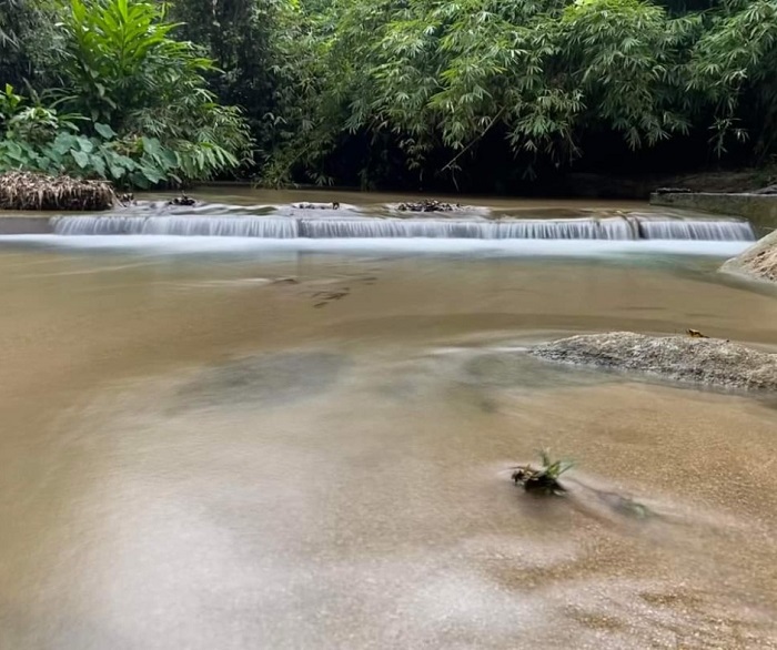 Khám phá thác nước là hoạt động không thể bỏ lỡ tại Làng Nhỏ - Hồ Láng Nhớt