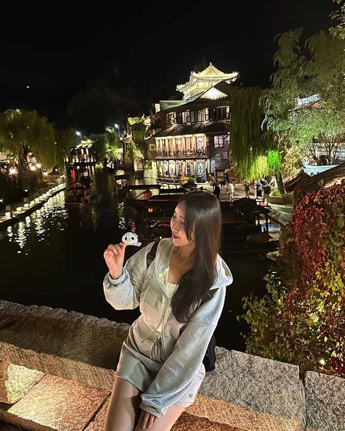 Ngắm cảnh đêm của thị trấn là việc cần làm ở thị trấn nước Gubei