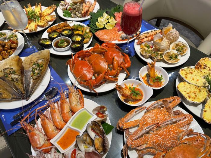 quán hải sản ngon ở Nha Trang Nhà hàng Feast - Sheraton Nha Trang