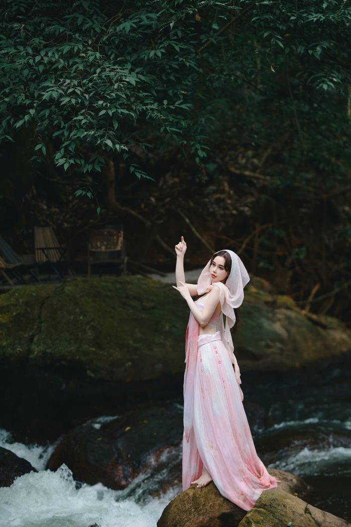 Cầu tàu vô cực hồ Tuyền Lâm đập tràn