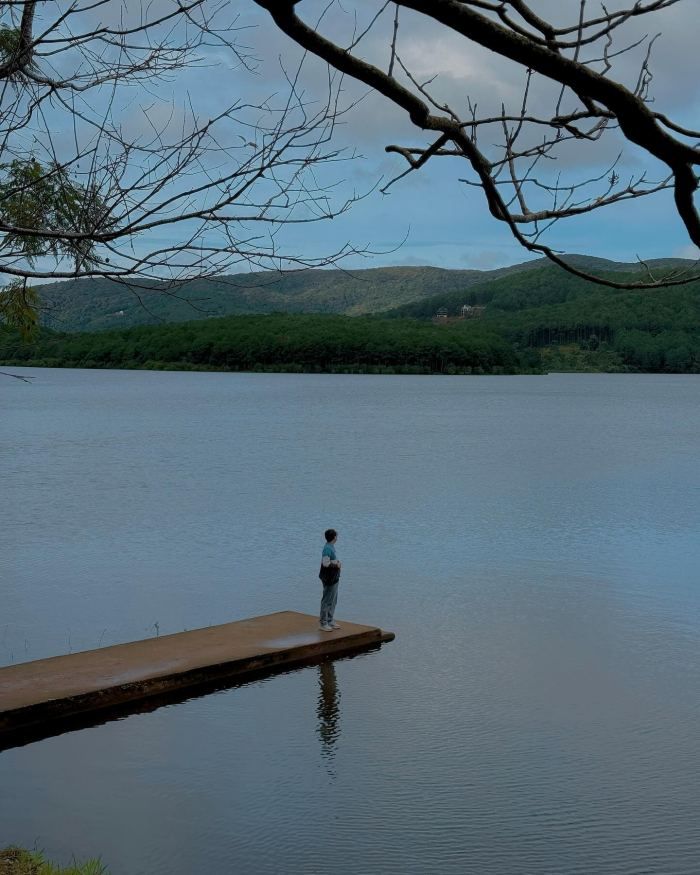 Cầu tàu vô cực hồ Tuyền Lâm