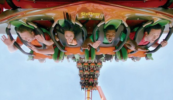 Công viên giải trí ở Mỹ - Six Flags