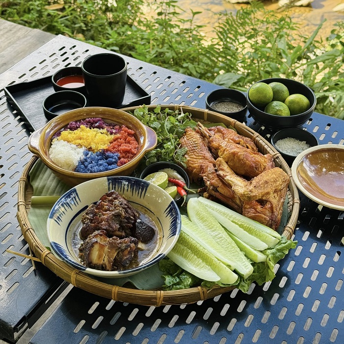 Wecamp Cafe Retreat là khu glamping đẹp ở Lào Cai phục vụ những món ngon đặc sản