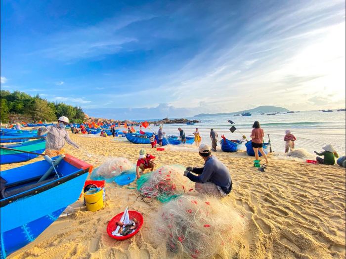 Làng chài Phước Đồng Ô Loan nhịp sống 